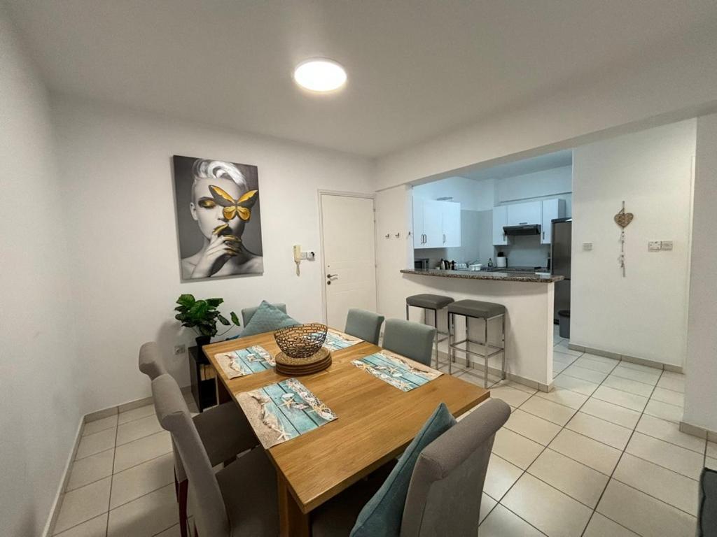 Cozy Apartment In Paphos Beautiful Complex Exteriör bild