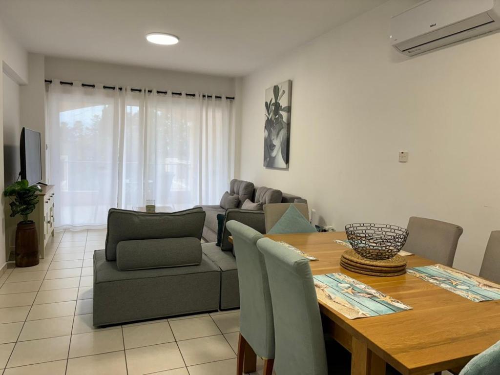 Cozy Apartment In Paphos Beautiful Complex Exteriör bild