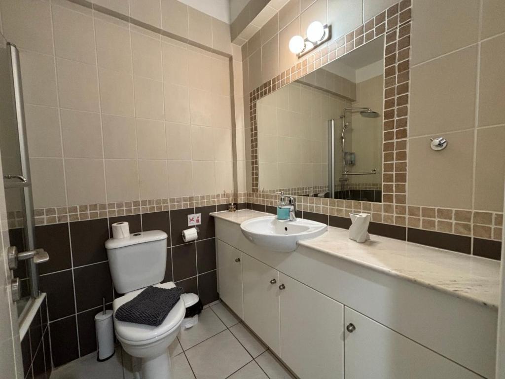 Cozy Apartment In Paphos Beautiful Complex Exteriör bild