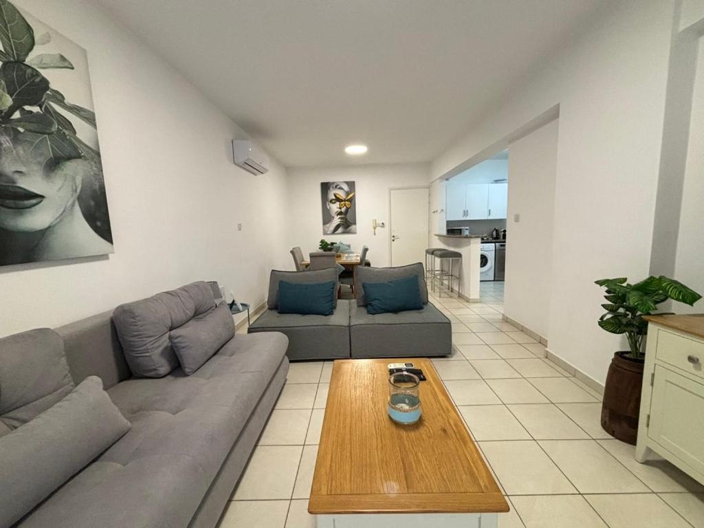 Cozy Apartment In Paphos Beautiful Complex Exteriör bild