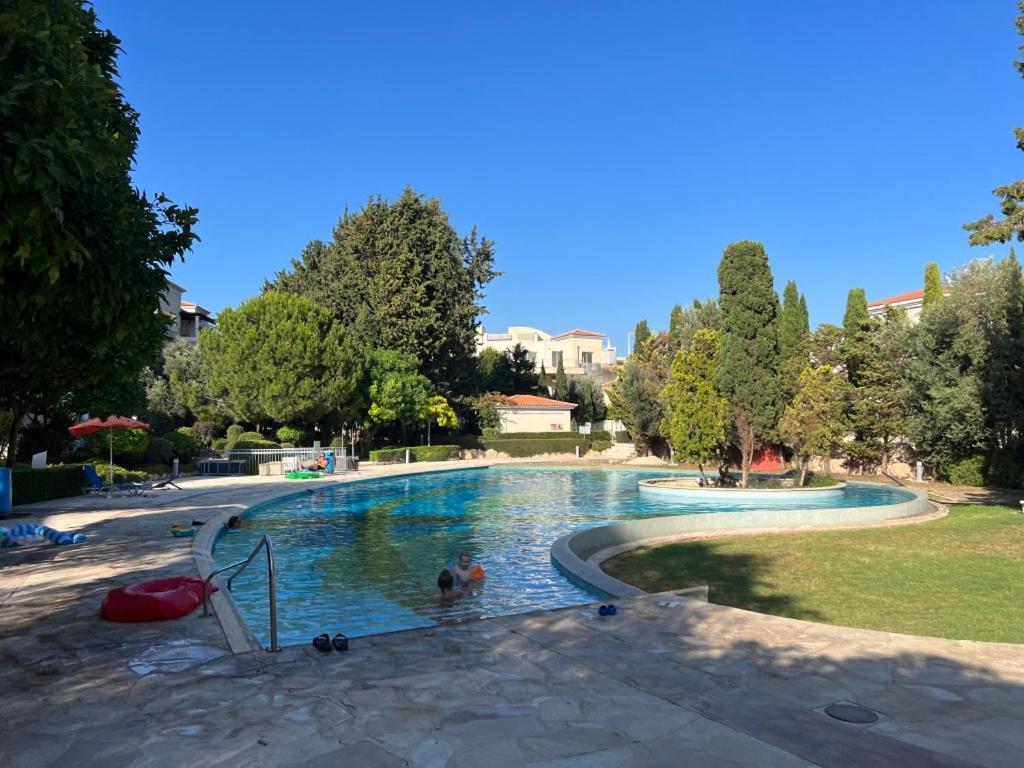 Cozy Apartment In Paphos Beautiful Complex Exteriör bild
