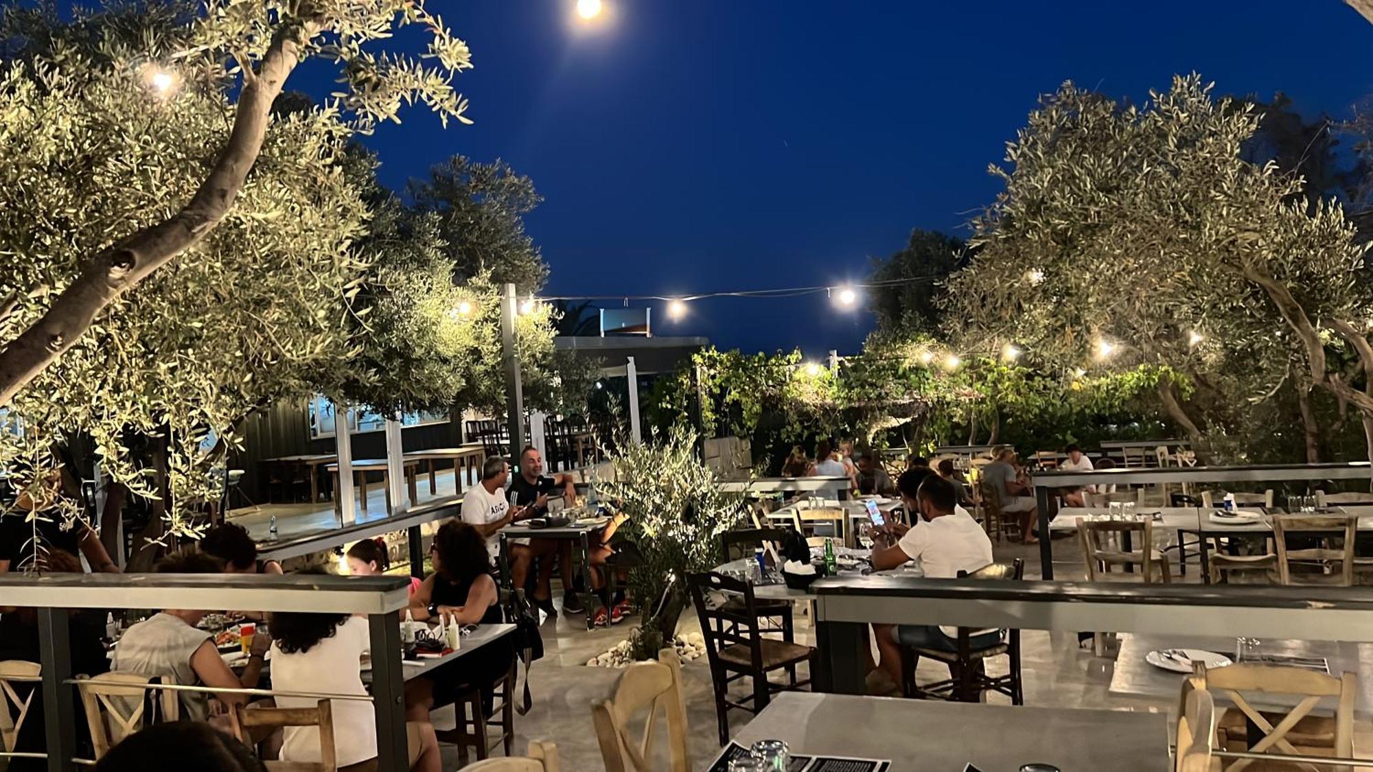 Cozy Apartment In Paphos Beautiful Complex Exteriör bild